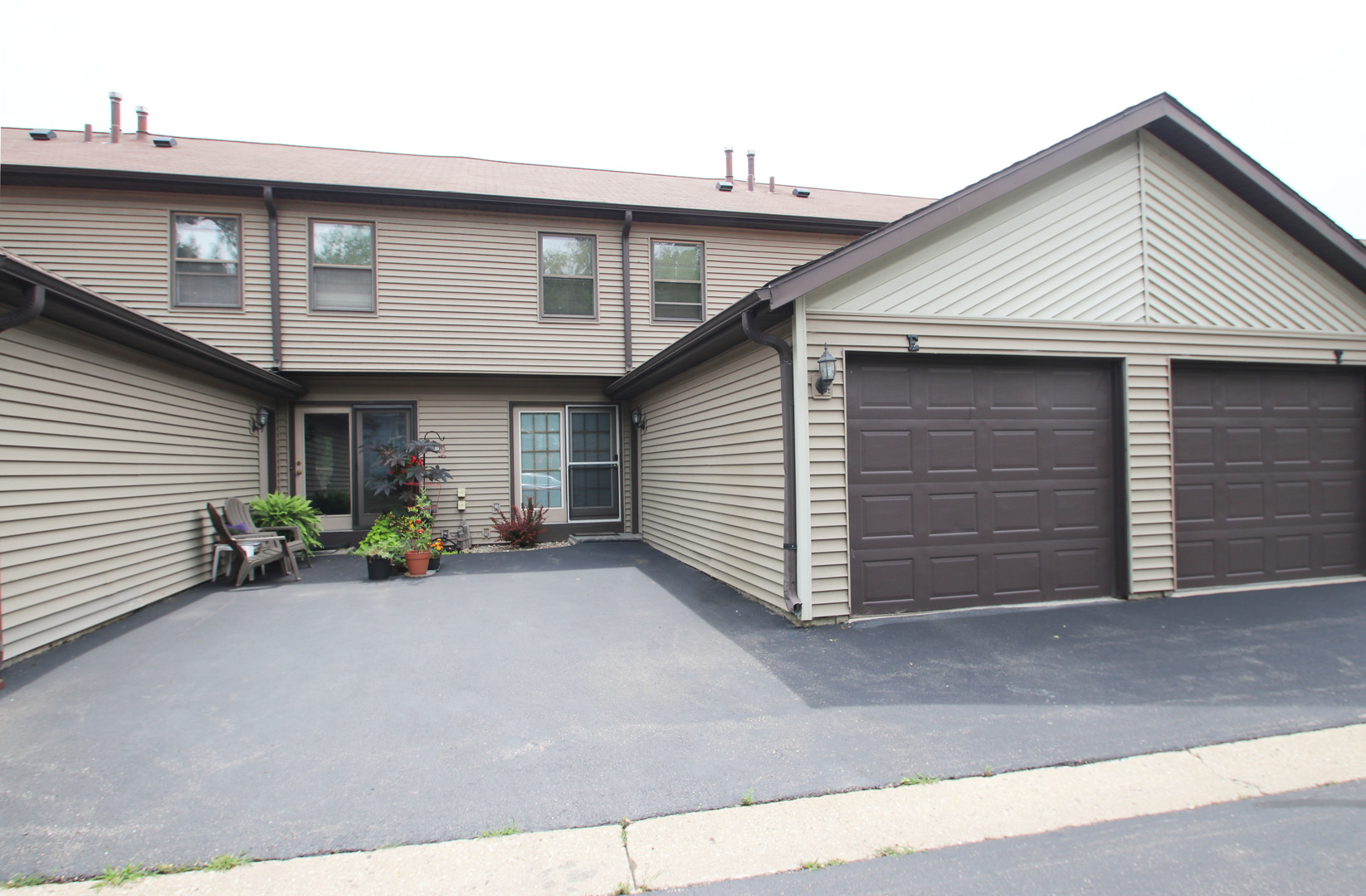 150 Eagle Point Road, Unit E Fox Lake, IL 60020 - Photo 1 of 26