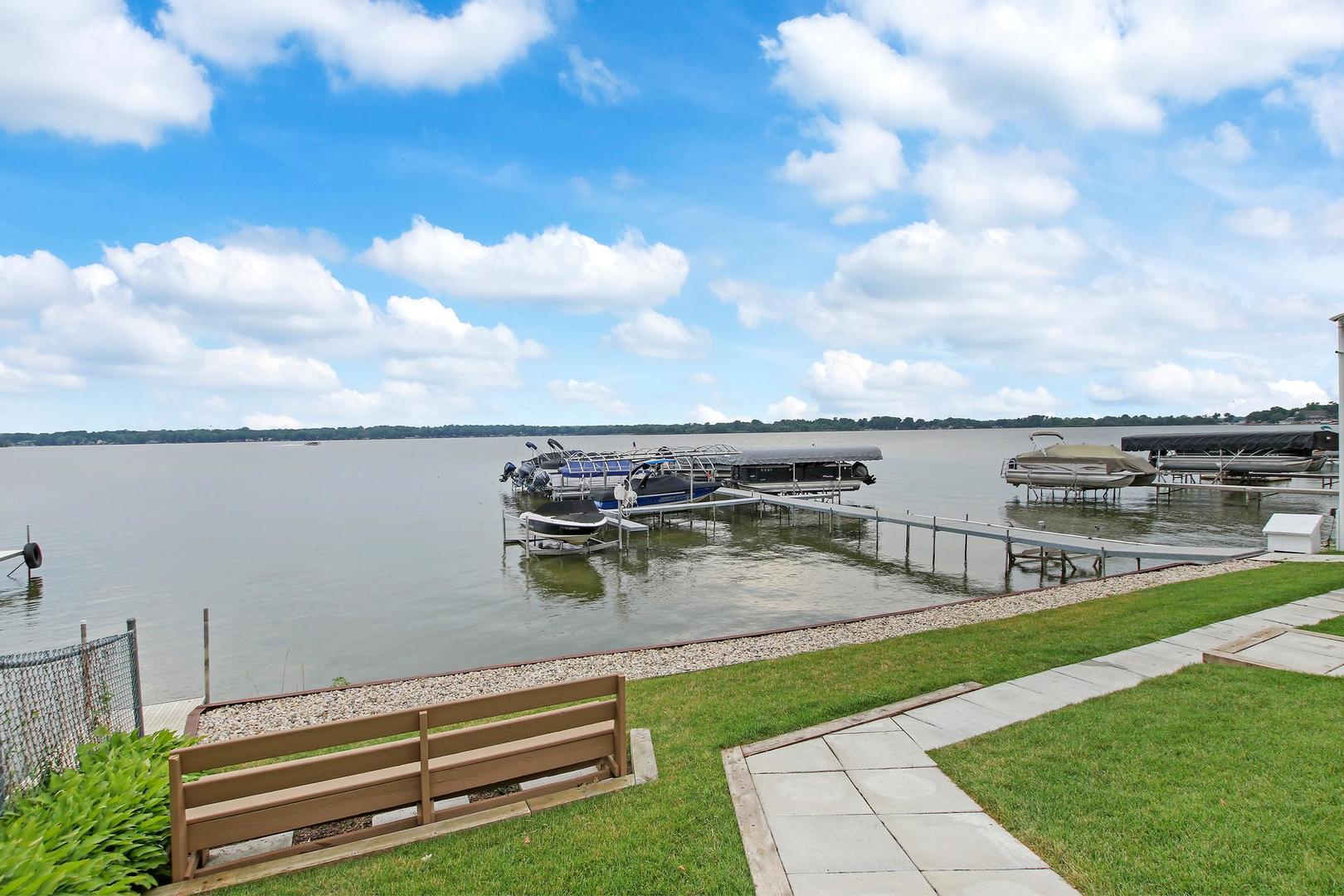 150 Eagle Point Road, Unit E Fox Lake, IL 60020 - Photo 4 of 26