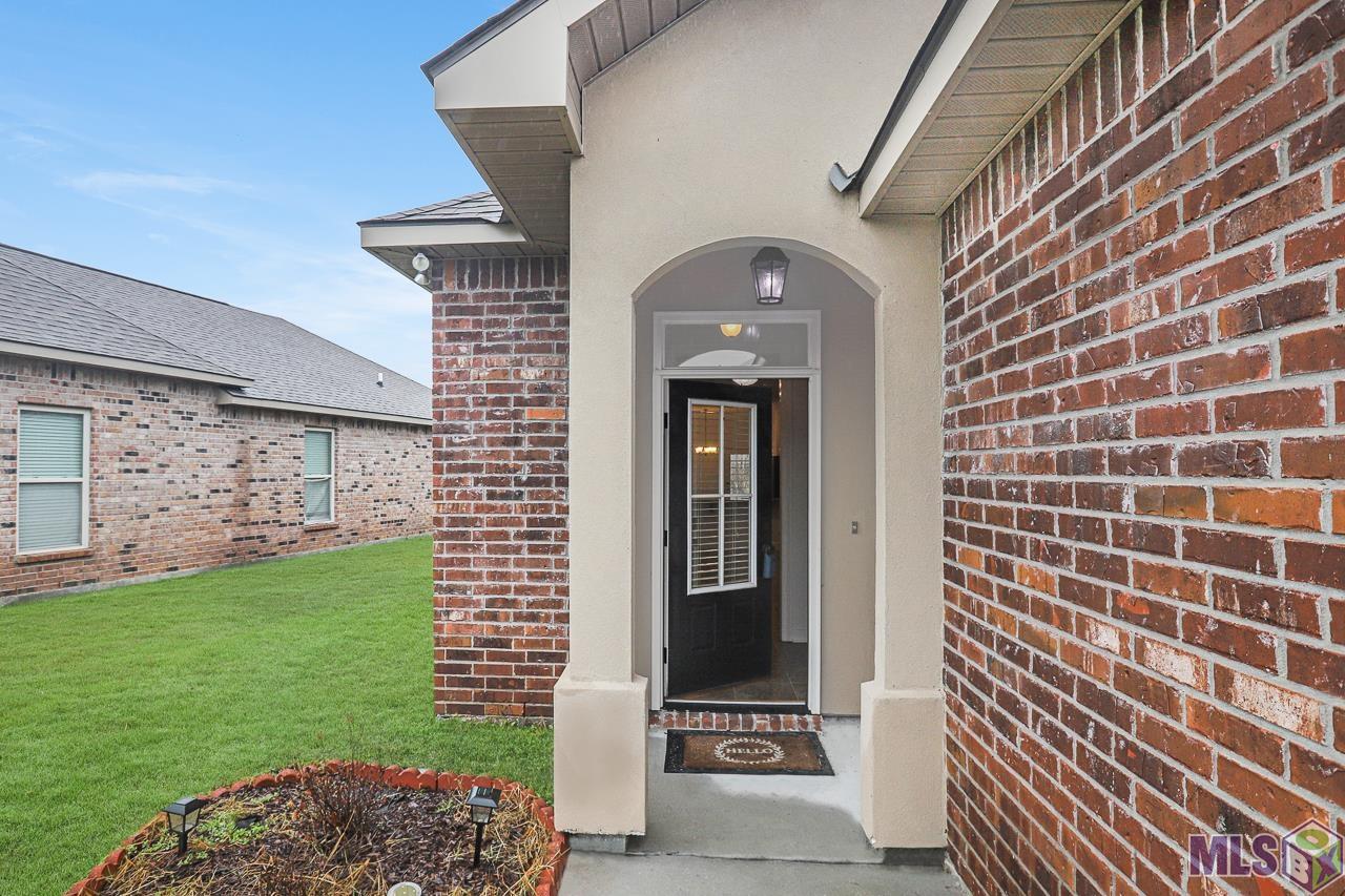 16248 Timberstone Drive Prairieville, LA 70769 - Photo 2 of 19