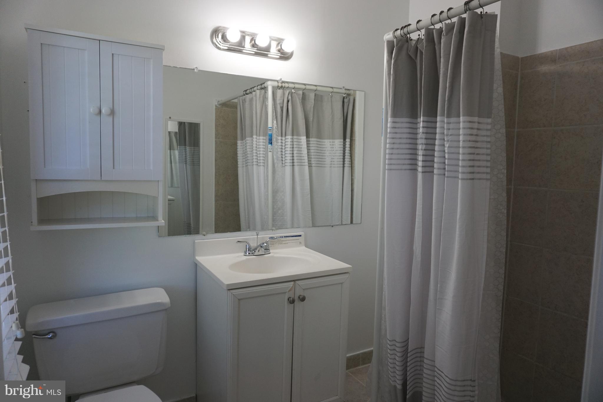 7 Ramsdell Court Gaithersburg, MD 20878 - Photo 14 of 19 Bath (Master)
