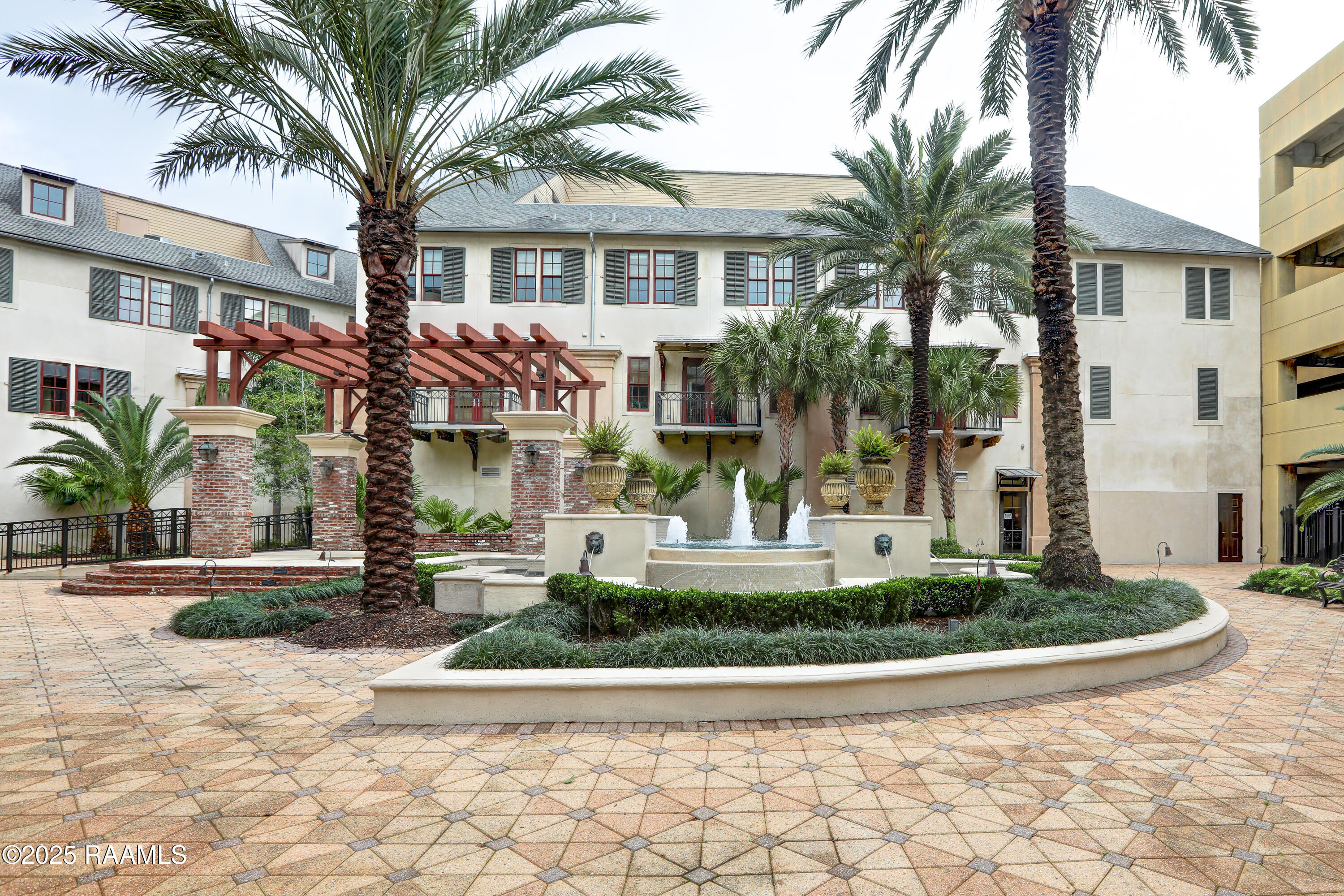 605 Silverstone Road, Unit 205B Lafayette, LA 70508 - Photo 43 of 48 Another view of fountain