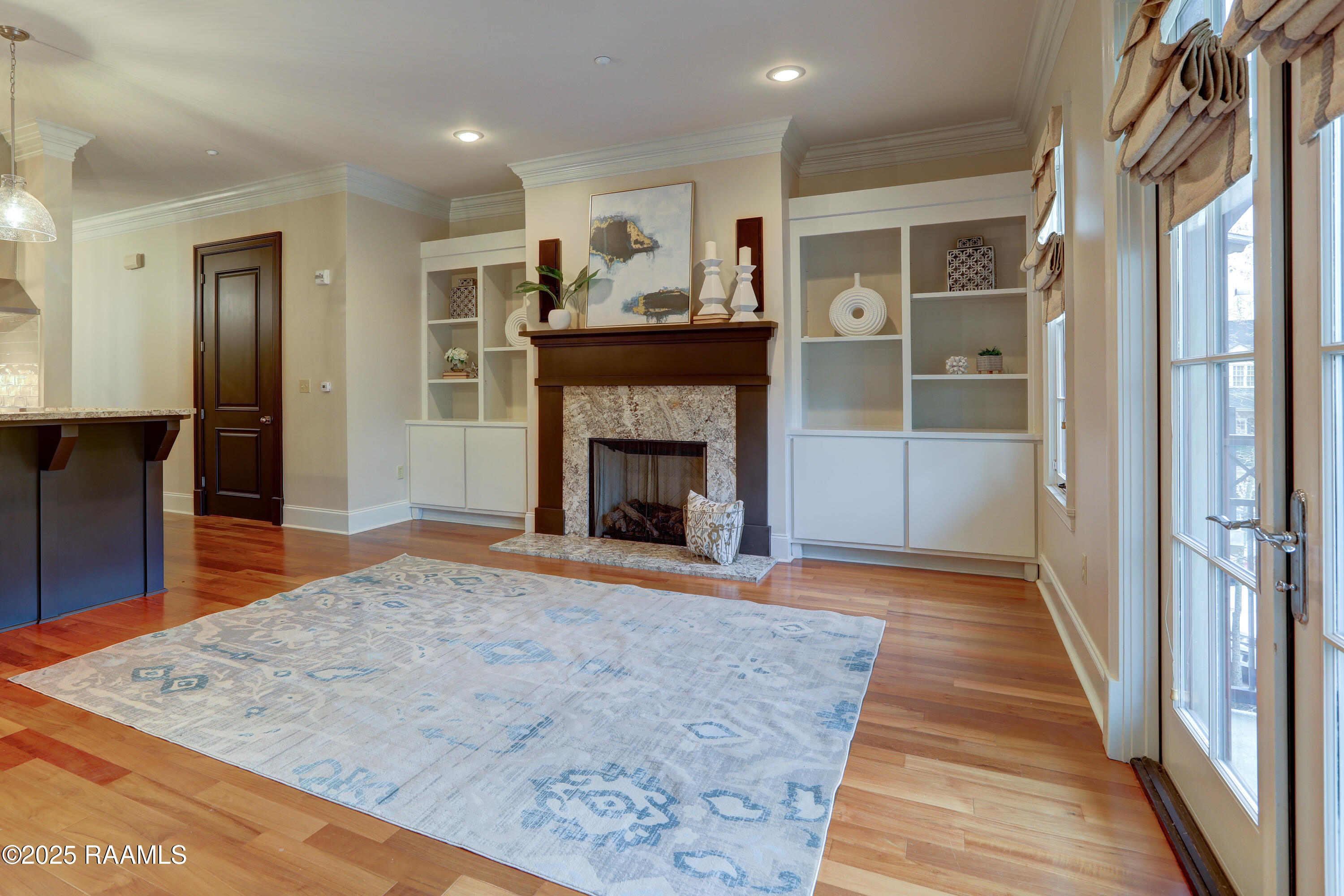 605 Silverstone Road, Unit 205B Lafayette, LA 70508 - Photo 7 of 48 Living Area