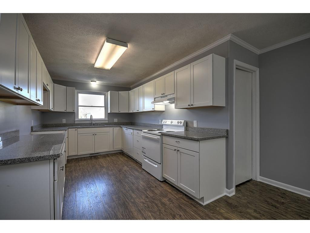 903 V I Ranch Road Bristol, TN 37620 - Photo 4 of 20 Photo 4