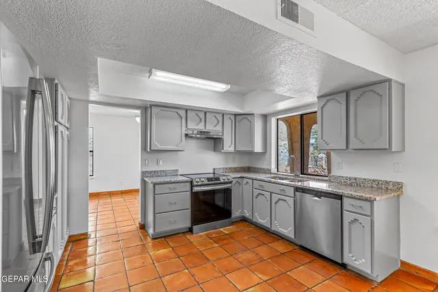 $435,000 | 656 Moondale Drive, El Paso, TX 79912