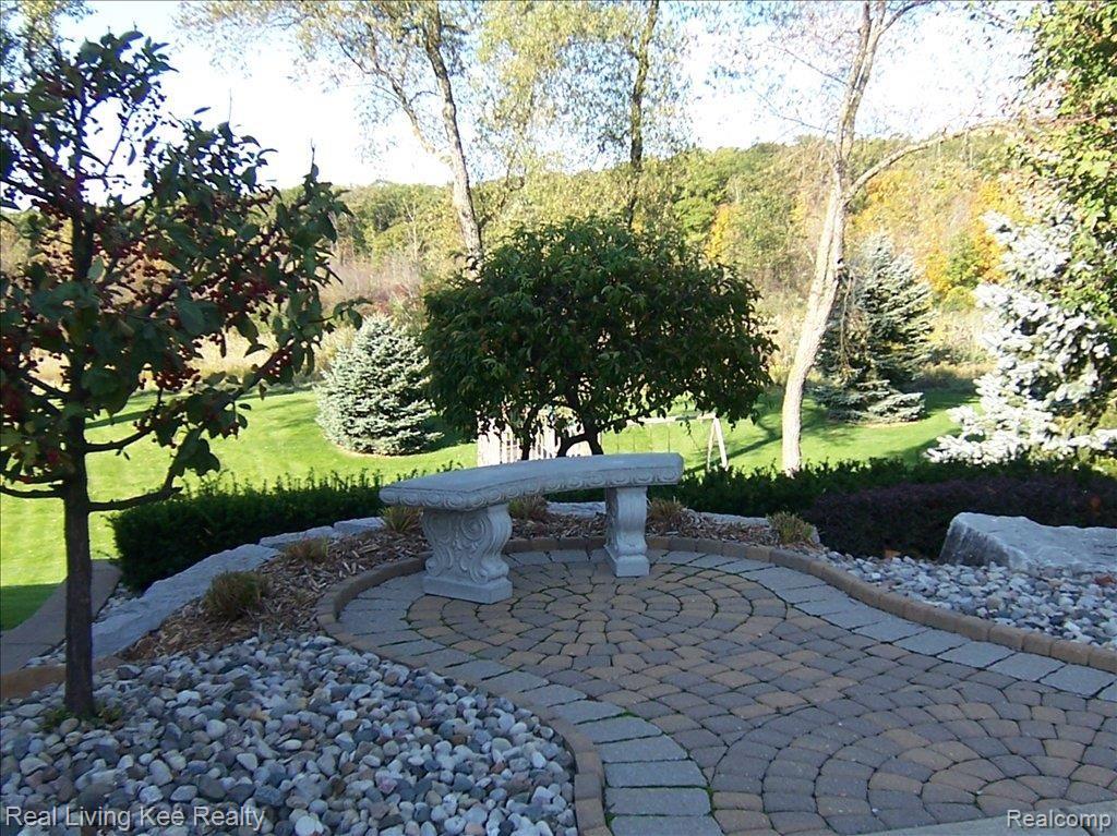 4067 Jacquelynn Court Rochester, MI 48306 - Photo 21 of 24 Garden Area