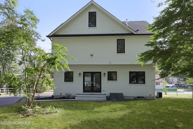 a front view of house with yard
