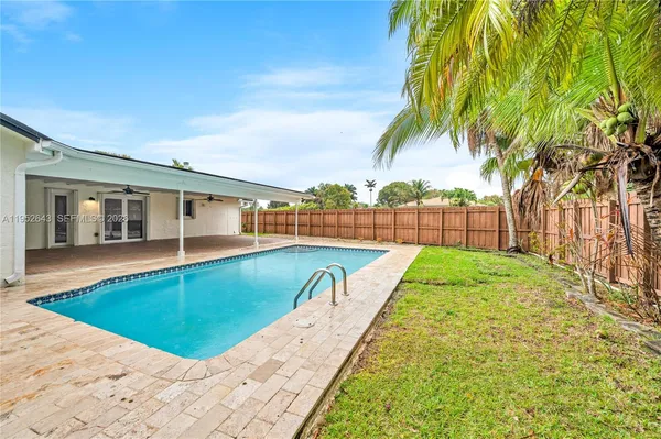 $1,075,000 | 15930 Southwest 90th Avenue, Palmetto Bay, FL 33157