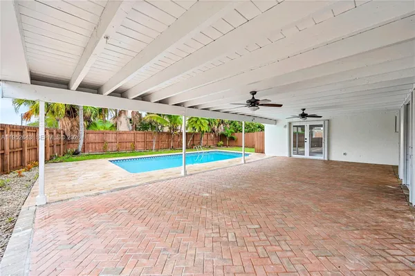 $1,075,000 | 15930 Southwest 90th Avenue, Palmetto Bay, FL 33157