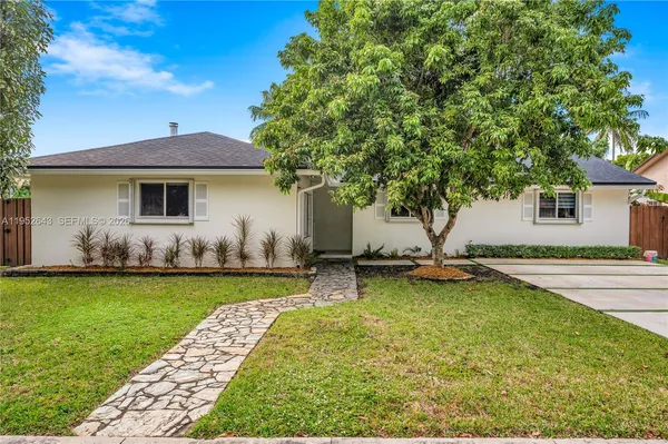 $1,075,000 | 15930 Southwest 90th Avenue, Palmetto Bay, FL 33157