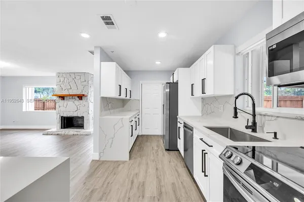 $1,075,000 | 15930 Southwest 90th Avenue, Palmetto Bay, FL 33157