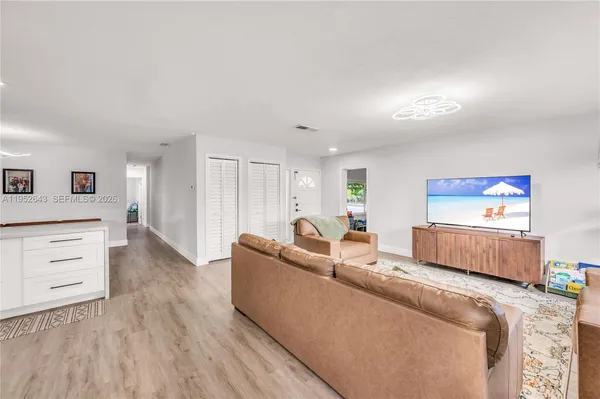 $1,075,000 | 15930 Southwest 90th Avenue, Palmetto Bay, FL 33157