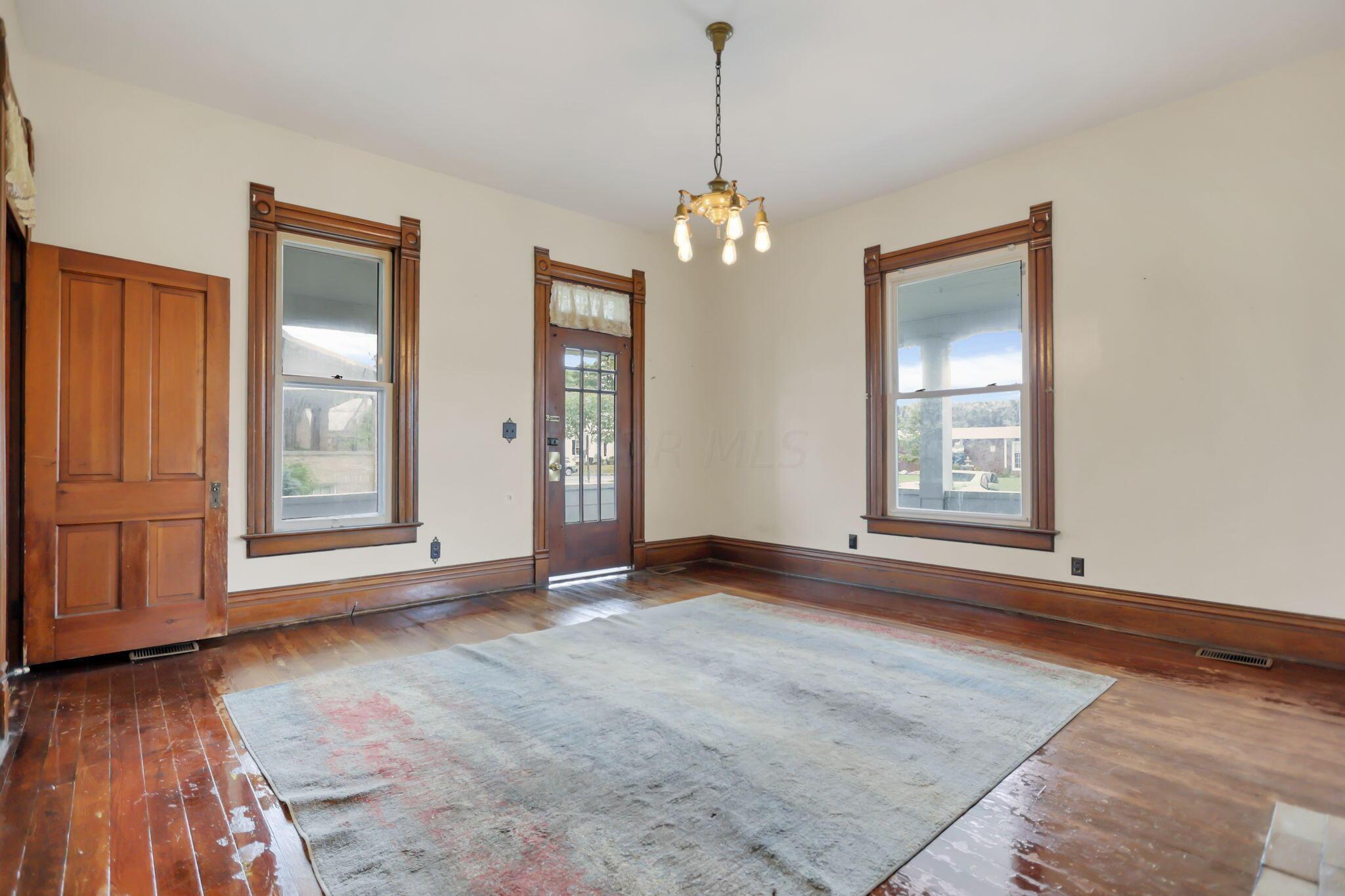 170 South Spring Street Logan, OH 43138 - Photo 17 of 44 17-web-or-mls-BS5A4127