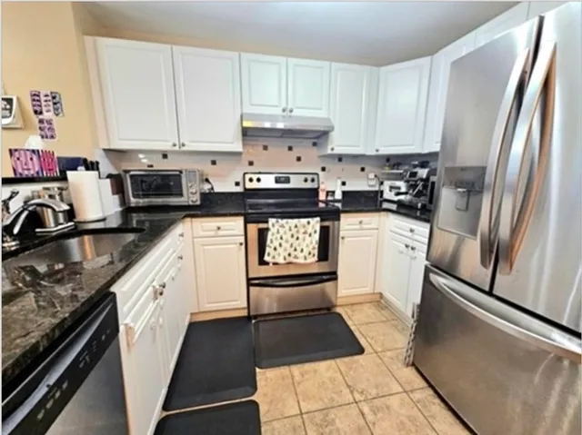 $2,950 | 10 Seaport Drive, Unit 2111, Quincy, MA 02171