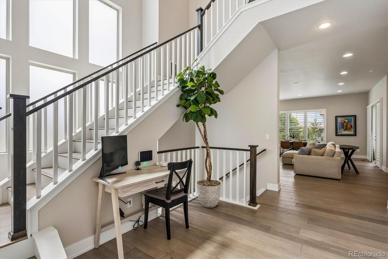 10425 Maplebrook Way Highlands Ranch, CO 80126 - Photo 4 of 50 Gallery Image 4