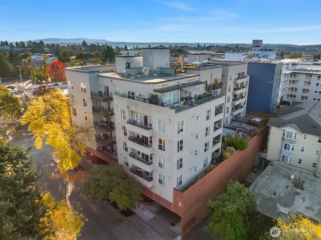 a picture of city view