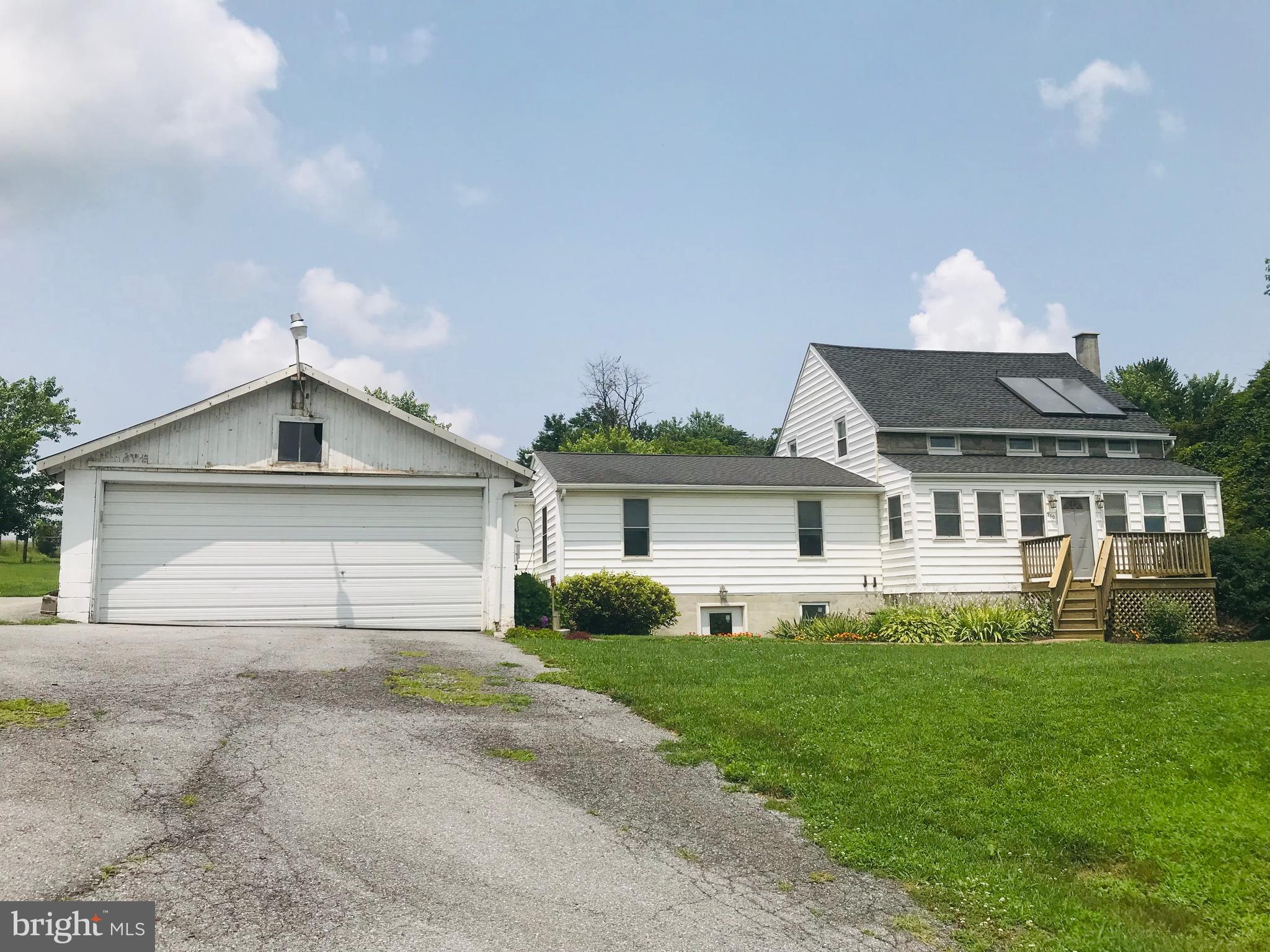 210 Crest Road Lititz, PA 17543 - Photo 1 of 14 Front view, Detached 2 car garage