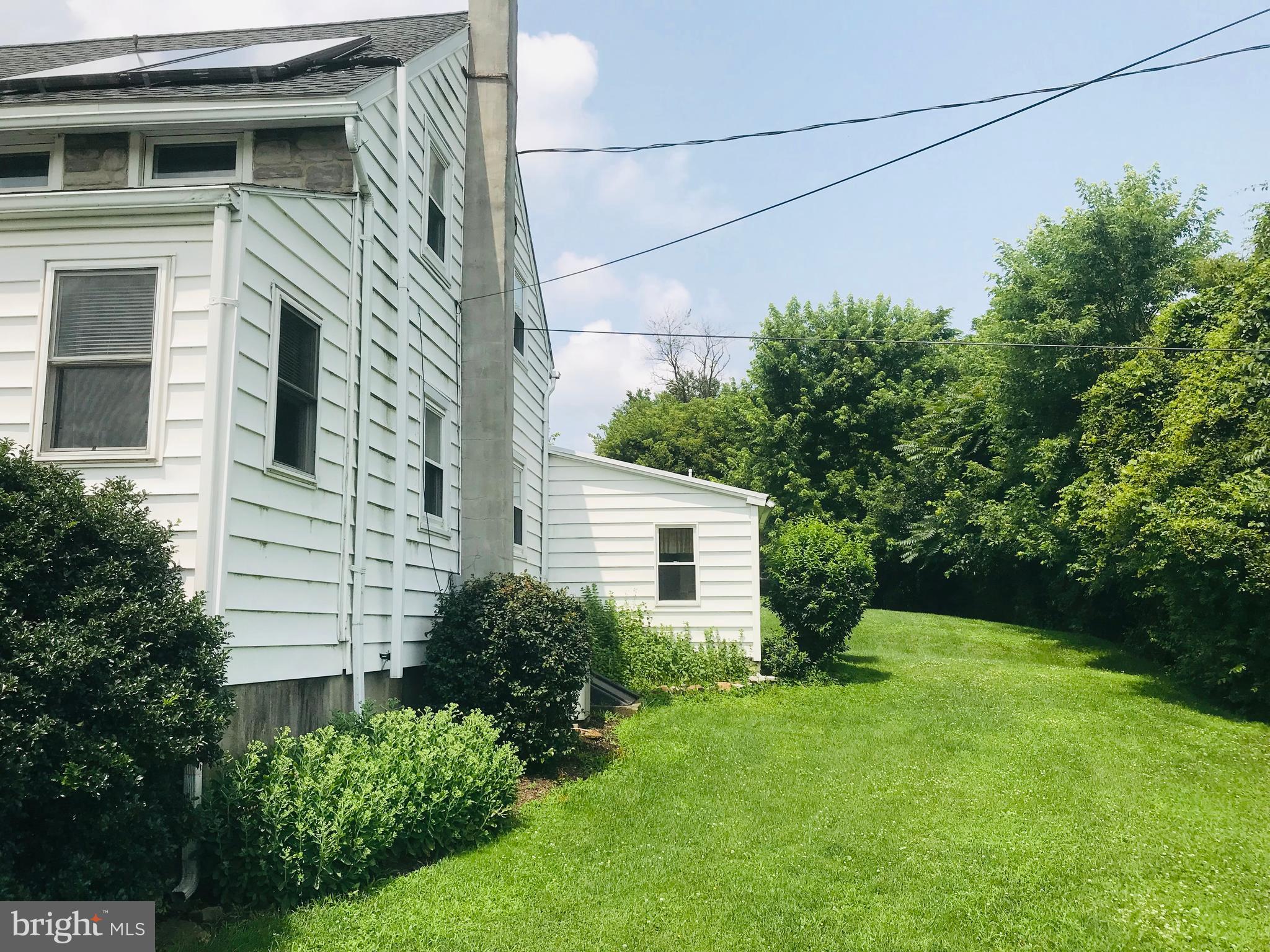 210 Crest Road Lititz, PA 17543 - Photo 14 of 14 Side view