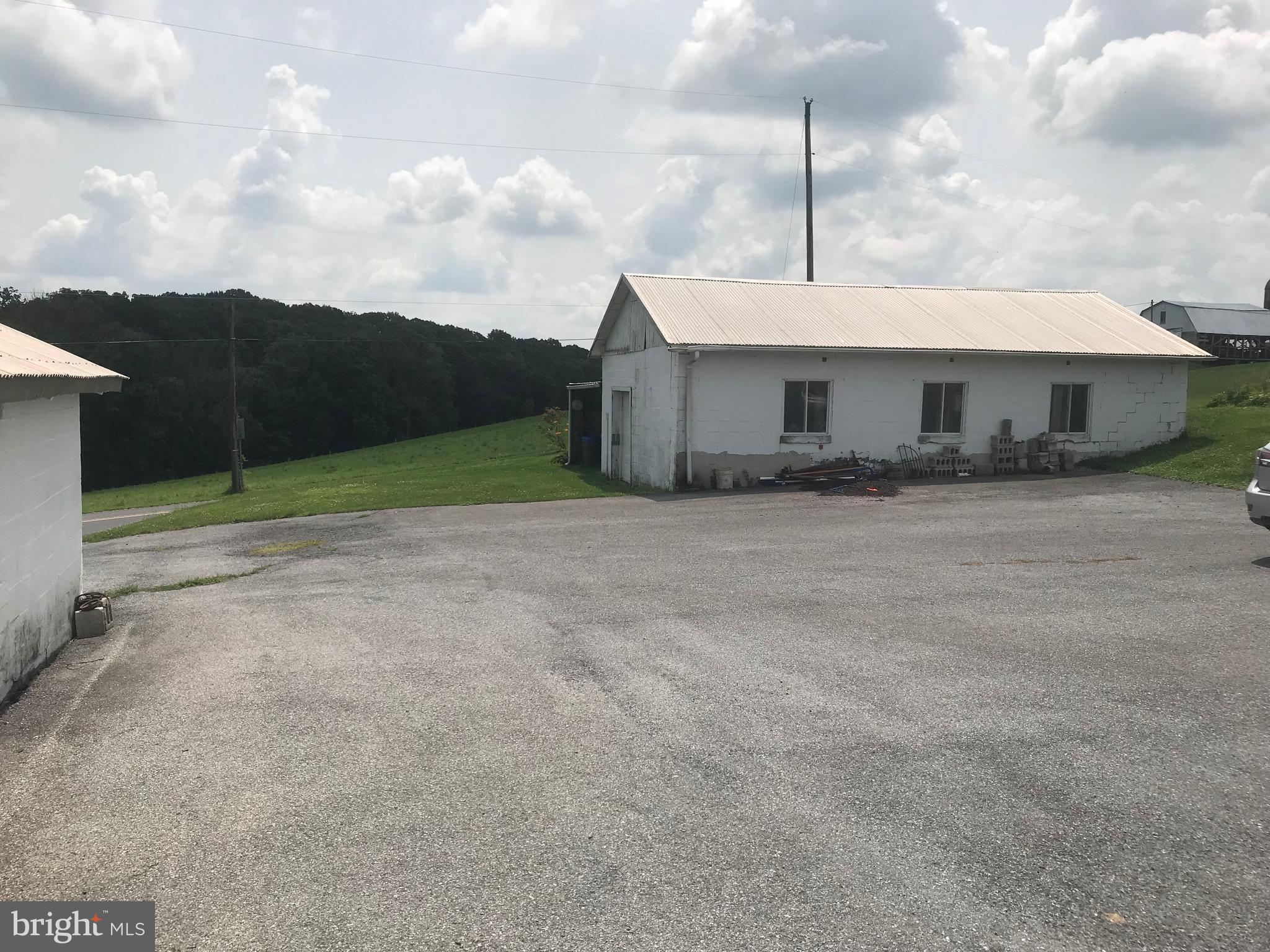 210 Crest Road Lititz, PA 17543 - Photo 5 of 14 Detached Barn/Outbuilding