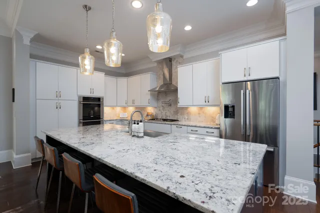 $1,399,900 | 5041 Vernet Lane, Charlotte, NC 28210