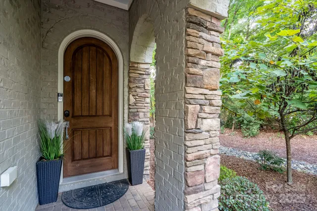 $1,399,900 | 5041 Vernet Lane, Charlotte, NC 28210