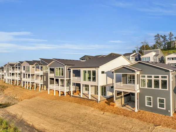 $874,900 | 209 Walnutwood Lane, Nashville, TN 37211