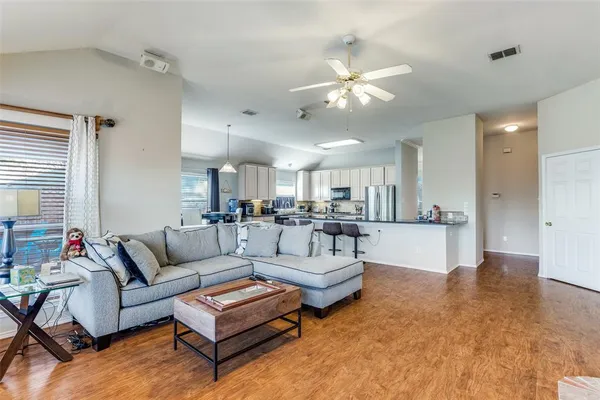 $2,450 | 10403 Stone Falls Lane, Frisco, TX 75035