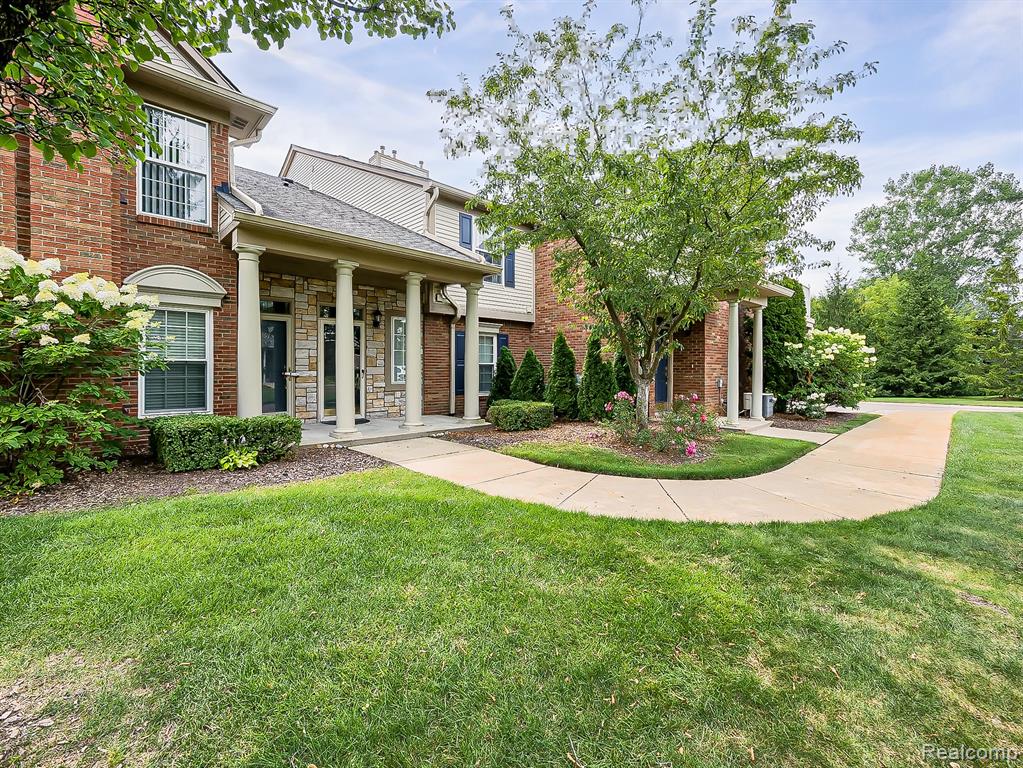 3581 Oakmonte Boulevard Rochester, MI 48306 - Photo 3 of 32 Gallery Image 3