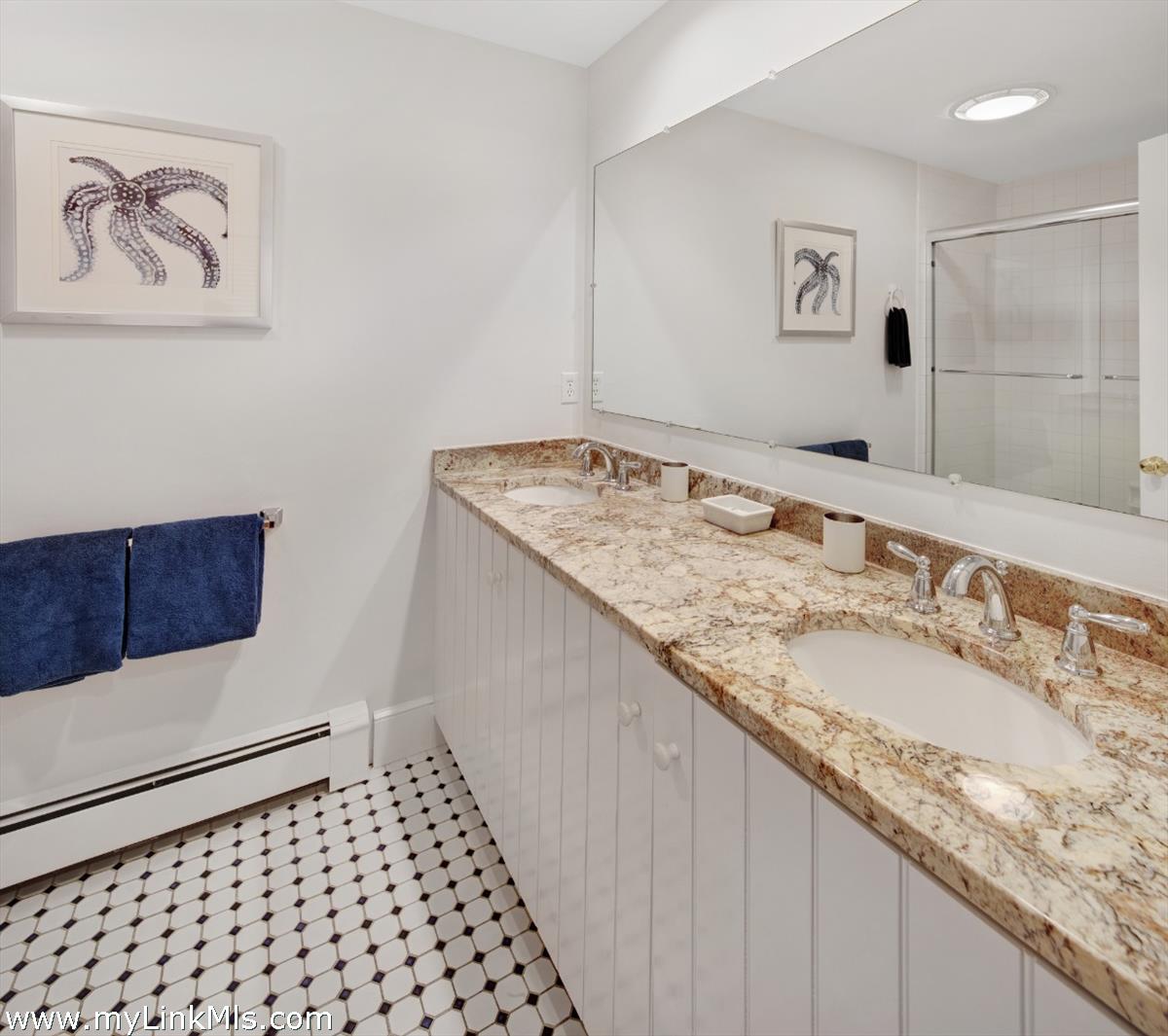 72 Chappaquiddick Avenue Edgartown, MA 02539 - Photo 23 of 63 Primary home, #1 of 5 bathrooms