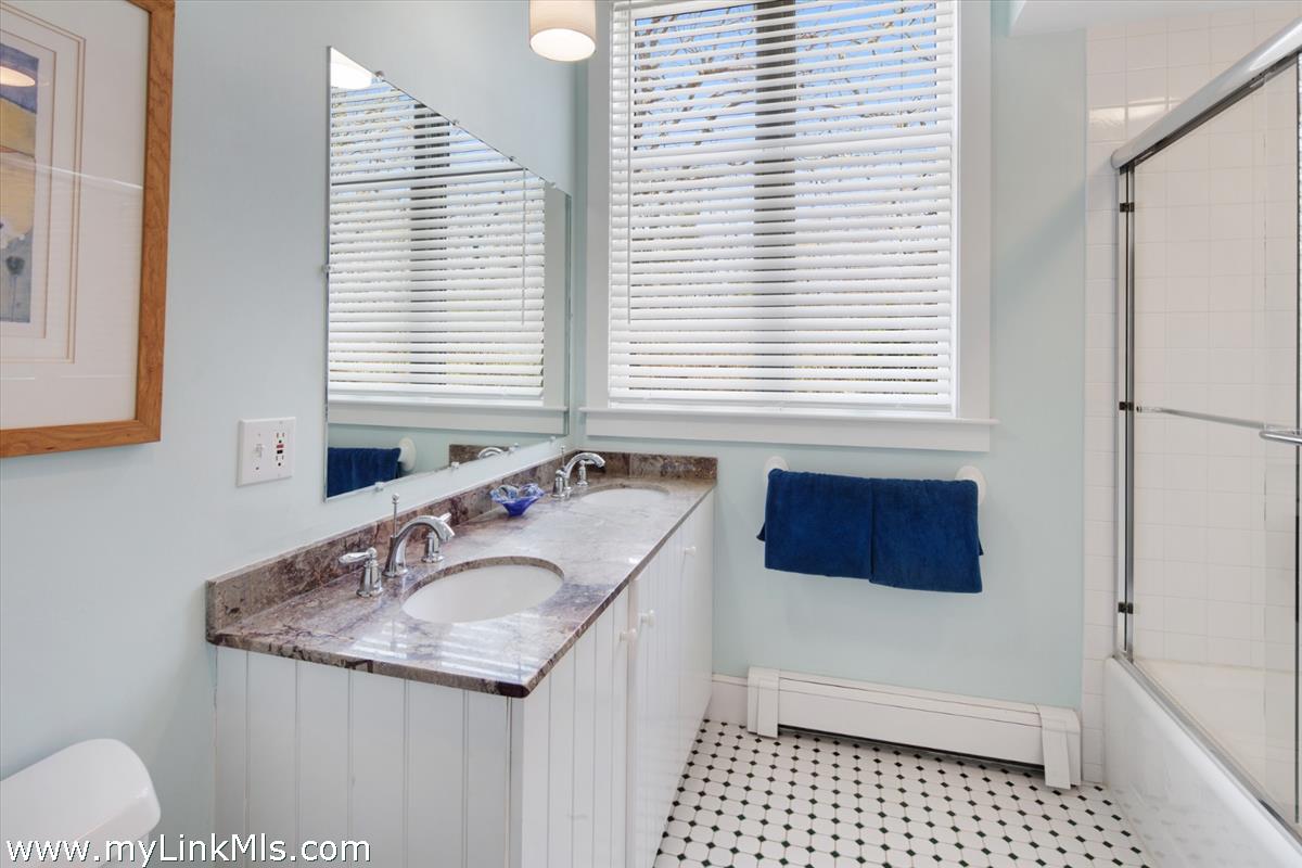 72 Chappaquiddick Avenue Edgartown, MA 02539 - Photo 27 of 63 Primary home, #2 of 5 bathrooms
