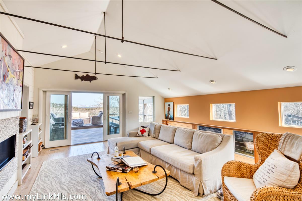 72 Chappaquiddick Avenue Edgartown, MA 02539 - Photo 37 of 63 Guest house living room with gas fireplace