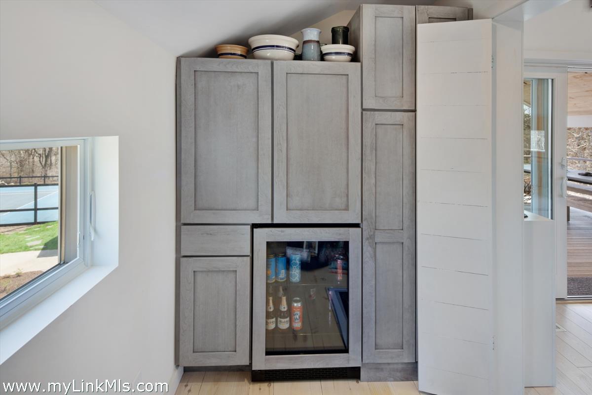 72 Chappaquiddick Avenue Edgartown, MA 02539 - Photo 45 of 63 Guest house pantry area