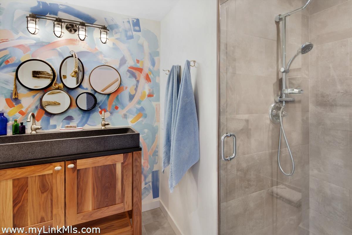 72 Chappaquiddick Avenue Edgartown, MA 02539 - Photo 50 of 63 Guest house, #2 of 2 bathrooms