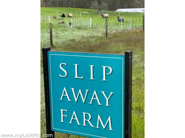 $2,999,000 | 72 Chappaquiddick Avenue, Edgartown, MA 02539