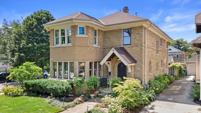 $749,900 | 4101 North Morris Boulevard, Shorewood, WI 53211