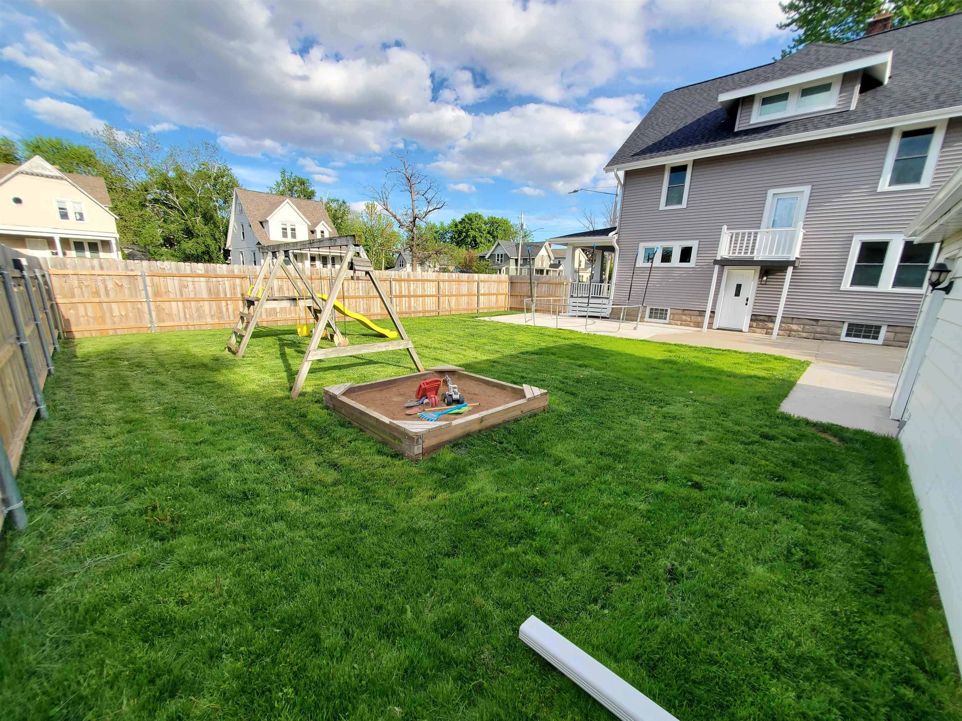 719 South Memorial Drive Appleton, WI 54914 - Photo 3 of 27