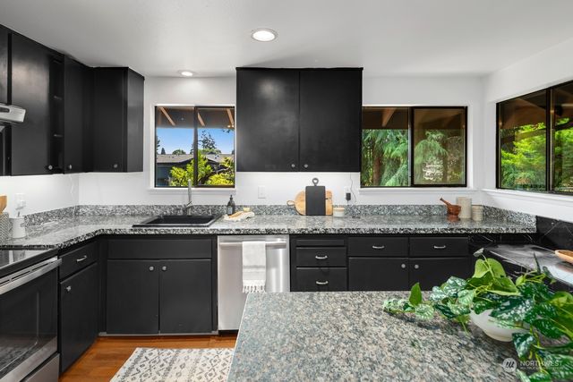 $1,050,000 | 19507 21st Place Northwest, Shoreline, WA 98177