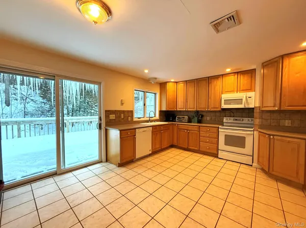 $459,000 | 3481 Highway 22, Dover Plains, NY 12522