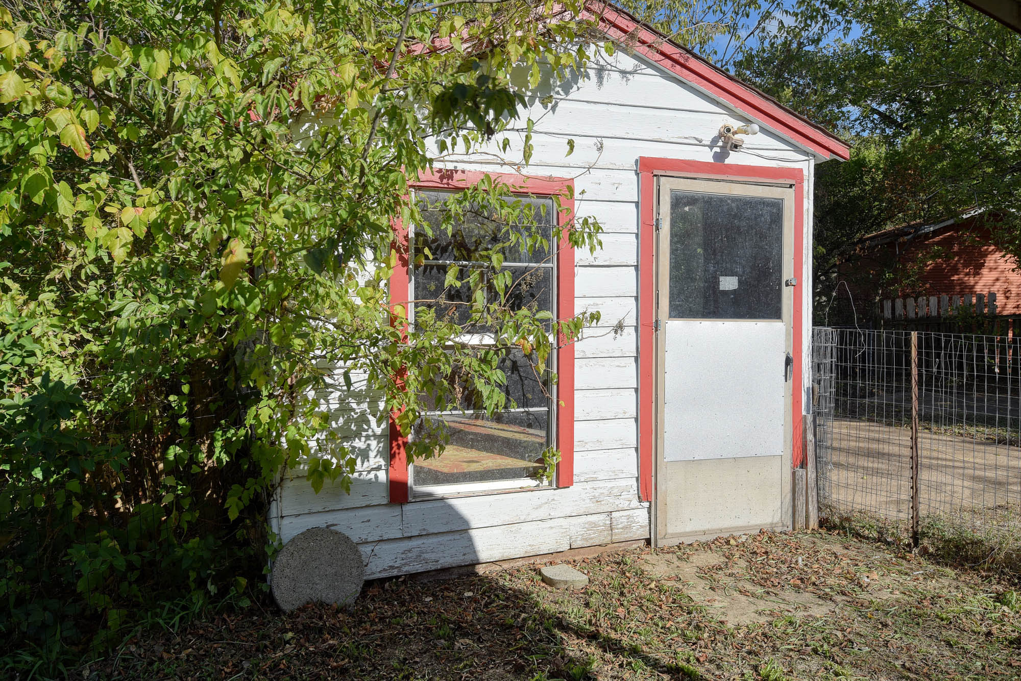 304 Cedar Street Bastrop, TX 78602 - Photo 33 of 33 a house view with a outdoor space