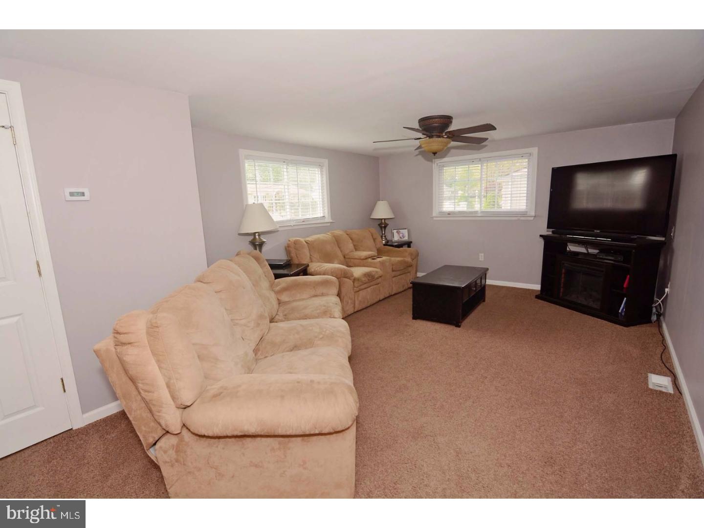 730 Roger Road Warminster, PA 18974 - Photo 7 of 22 Living Room