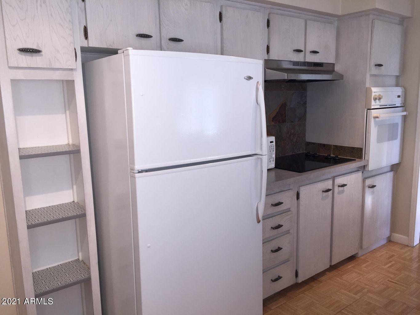3242 East Camelback Road, Unit 208 Phoenix, AZ 85018 - Photo 3 of 5 mart 2