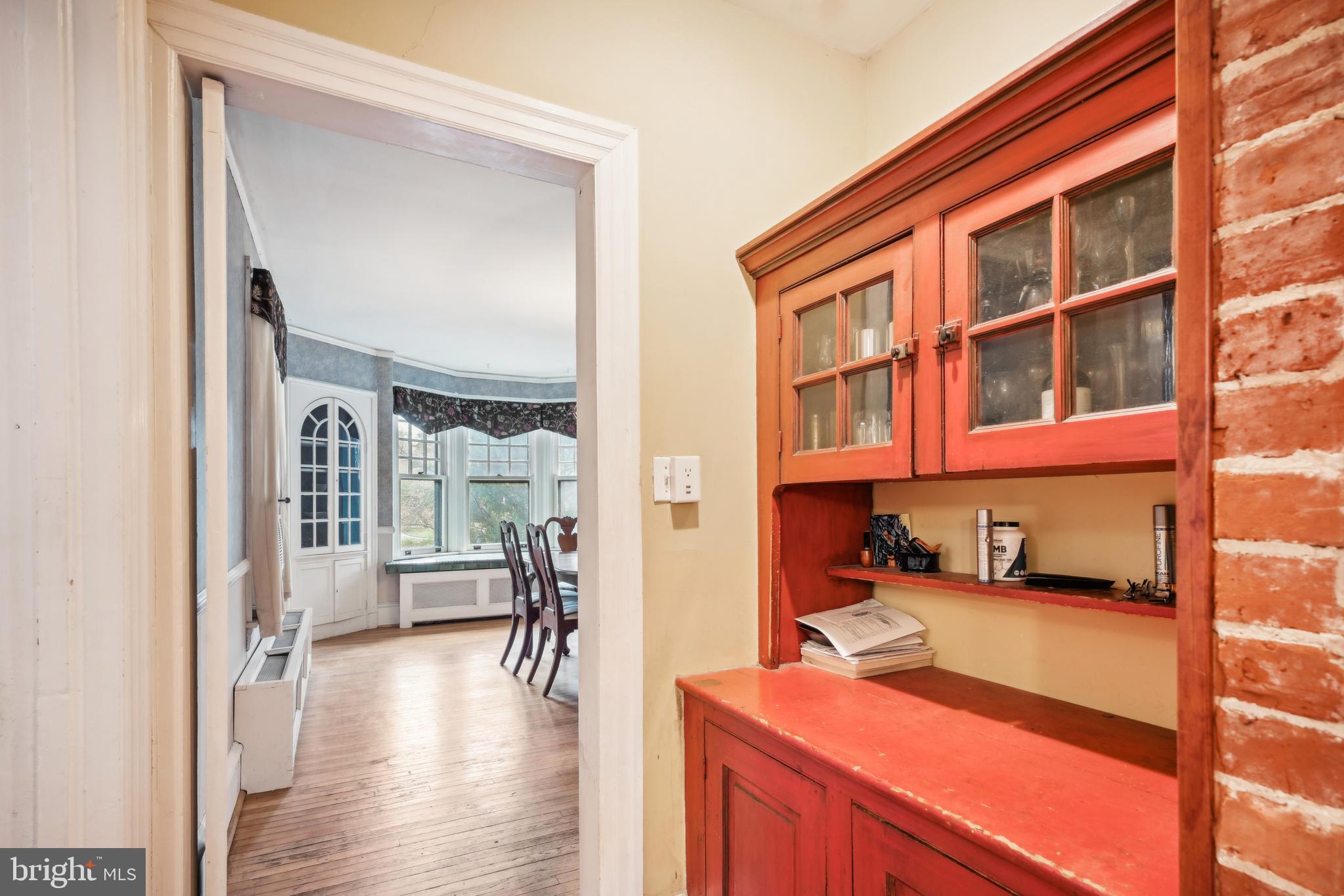 901 Thomas Avenue Riverton, NJ 08077 - Photo 27 of 72 Butlers Pantry