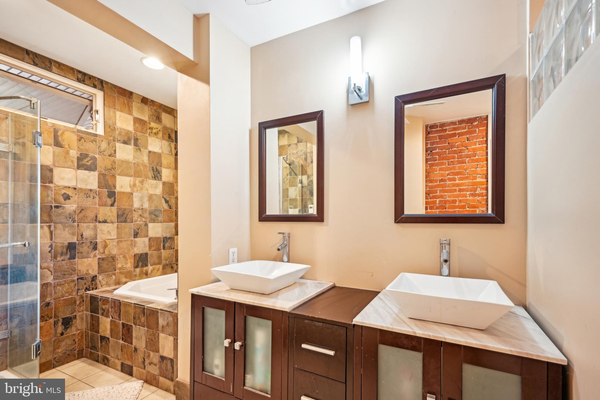 901 Thomas Avenue Riverton, NJ 08077 - Photo 43 of 72 Hall Bath