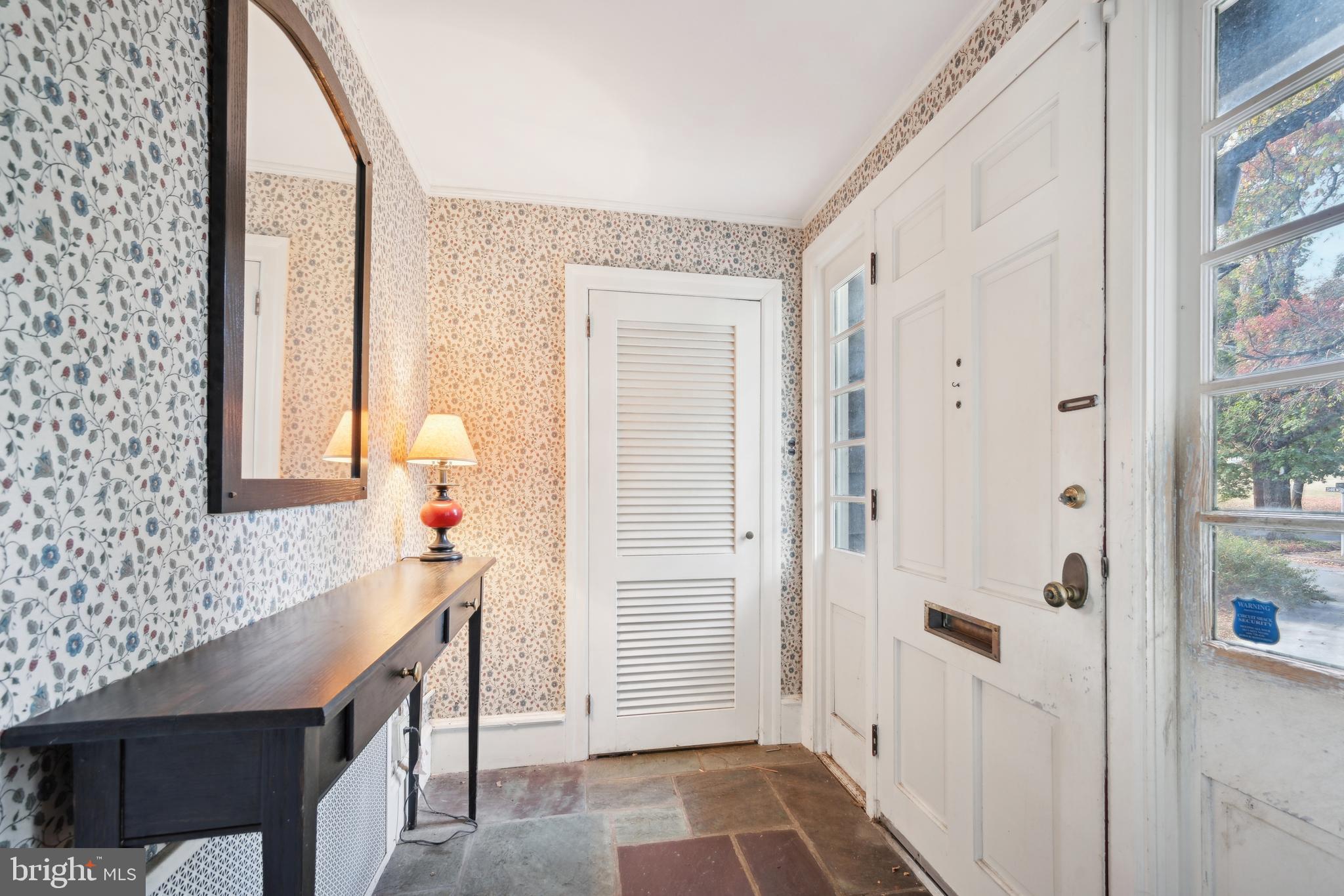 901 Thomas Avenue Riverton, NJ 08077 - Photo 6 of 72 Foyer