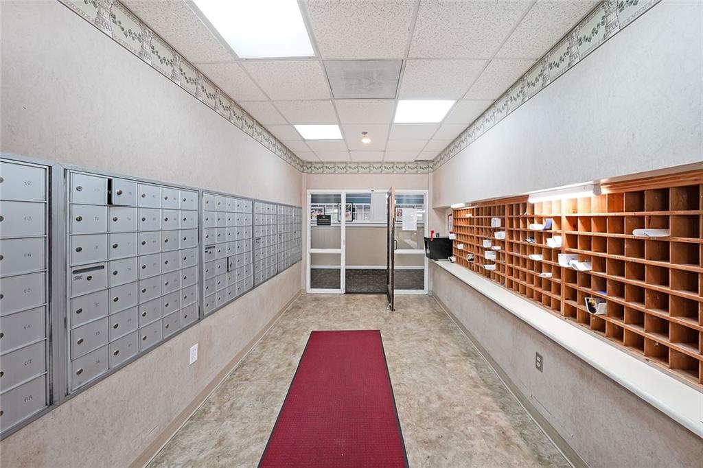 1800 Clairmont Lake, Unit A313 Decatur, GA 30033 - Photo 39 of 40 a view of locker room