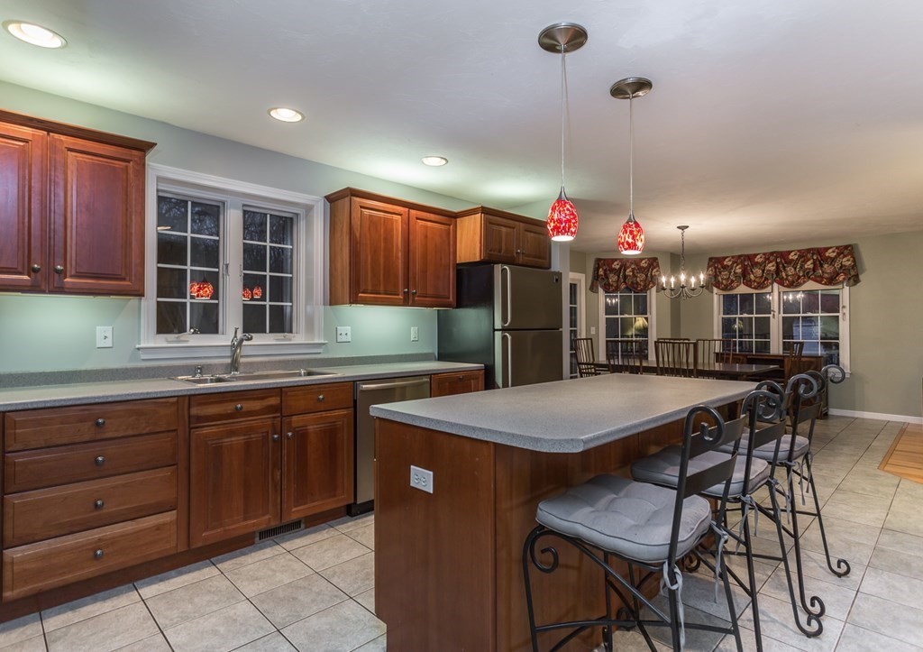 27 Wampanoag Road Raynham, MA 02767 - Photo 11 of 28 Gallery Image 11