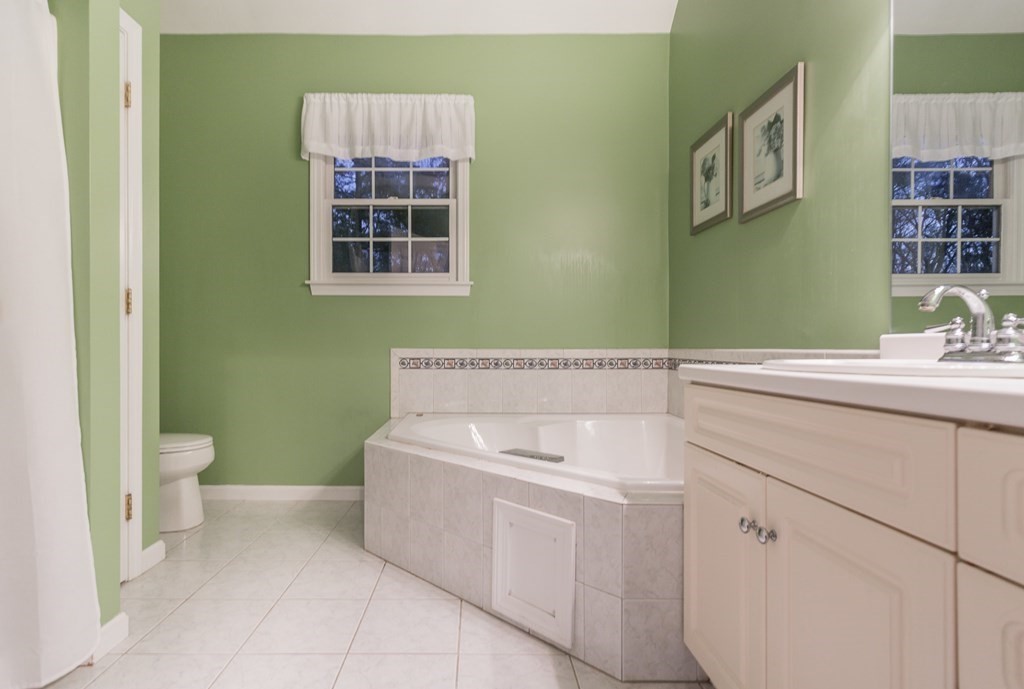 27 Wampanoag Road Raynham, MA 02767 - Photo 15 of 28 Gallery Image 15