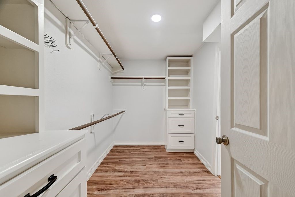 4520 Sharon Street Houston, TX 77020 - Photo 20 of 34 Primary walking closet