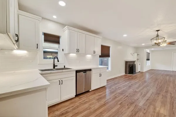 $2,350 | 4520 Sharon Street, Houston, TX 77020