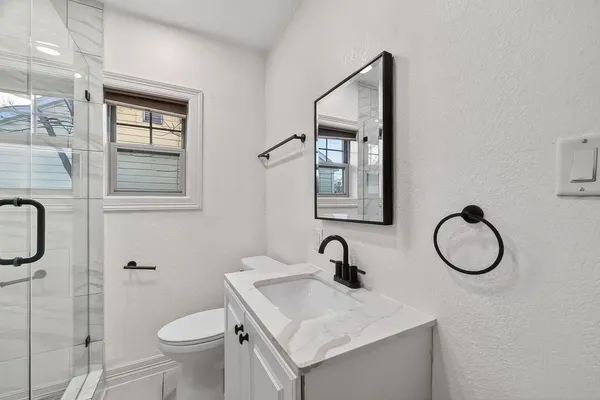 $2,350 | 4520 Sharon Street, Houston, TX 77020