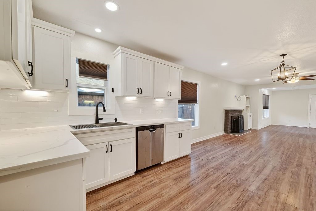 4520 Sharon Street Houston, TX 77020 - Photo 4 of 32